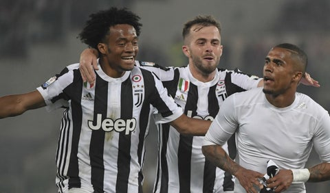 Juan Guillermo Cuadrado, Miralem Pjanic y Douglas Costa