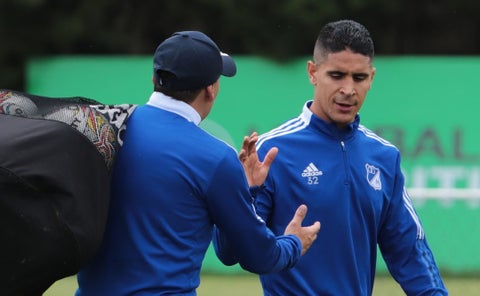 Daniel Cataño con la camiseta de Millonarios