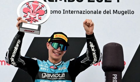 David Alonso no para: ganó el GP de Italia y es líder en Moto3