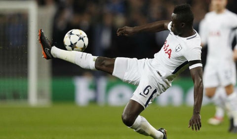 Dávinson Sánchez volvió a la titular del Tottenham Hotspur para la Champions League