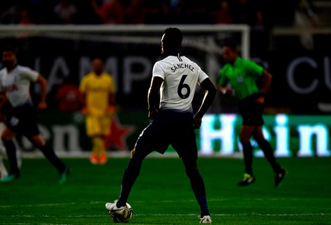 Dávinson Sánchez, defensa colombiano al servicio de Tottenham