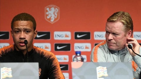 Depay y Ronald Koeman