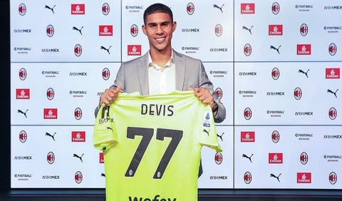 Devis Vásquez no pudo debutar oficialmente con el Milán