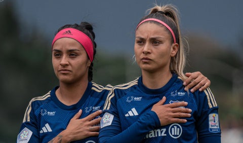 Diana Celis y Liana Salazar con Millonarios