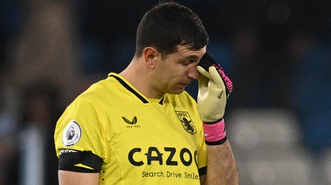 Dibu Martínez, culpable de la derrota de Aston Villa ante Arsenal