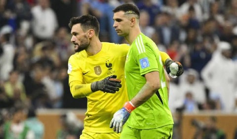 'Dibu' Martínez y Hugo Lloris