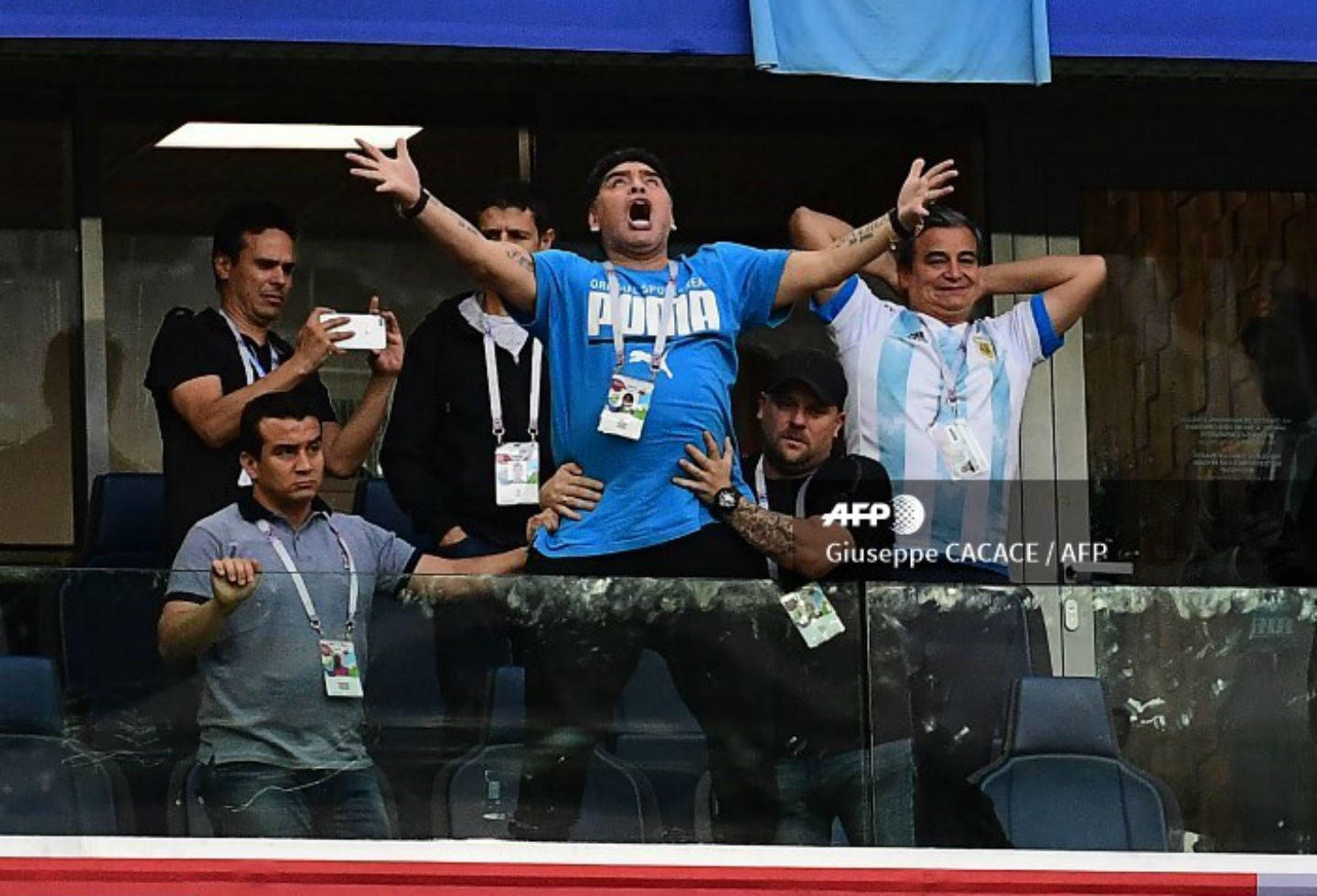 De manera insólita se comportó Diego Maradona en el partido entre Argentina y Nigeria