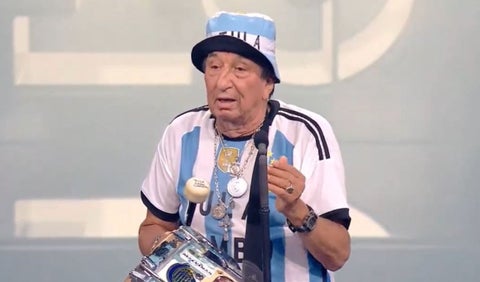 Hincha de Argentina recibió el premio The Best a la mejor afición