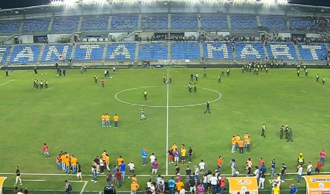 Disturbios en el estadio Sierra Nevada
