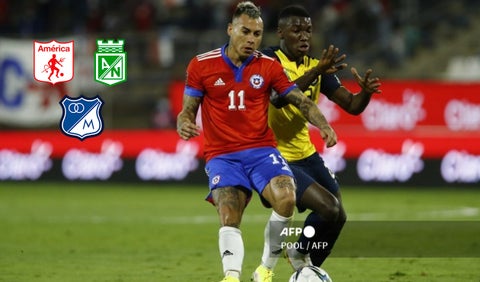 Eduardo Vargas con la Selección de Chile vs Ecuador