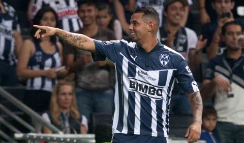 Edwin Cardona jugando con el Monterrey de México