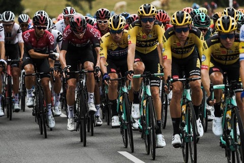 Jumbo Visma Team e Ineos