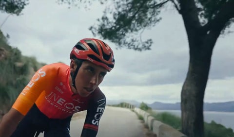 Egan Bernal y su nuevo uniforme para 2024