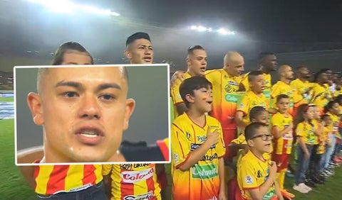 El llanto de los jugadores del Pereira en la previa de la final