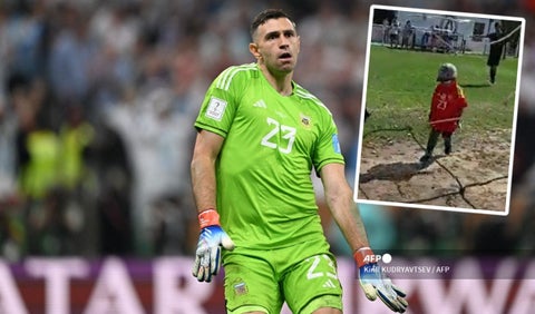 El niño que se inspira en el Dibu Martínez