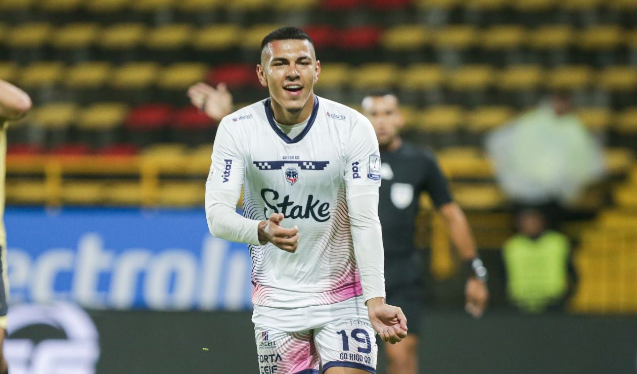 ¿Cuánto es el salario de Emilio, hijo de Víctor Aristizábal?