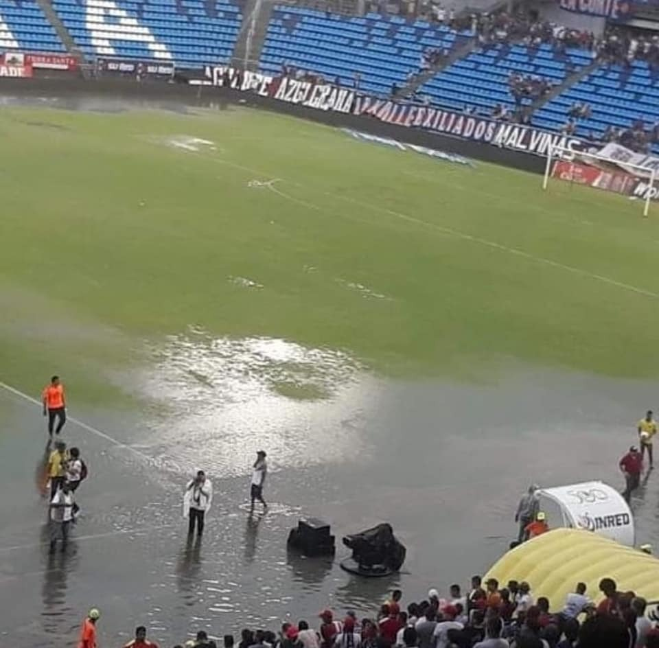 Inundación de la gramilla del escenario