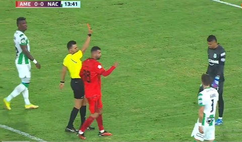 Expulsión de Kevin Mier en América vs. Nacional