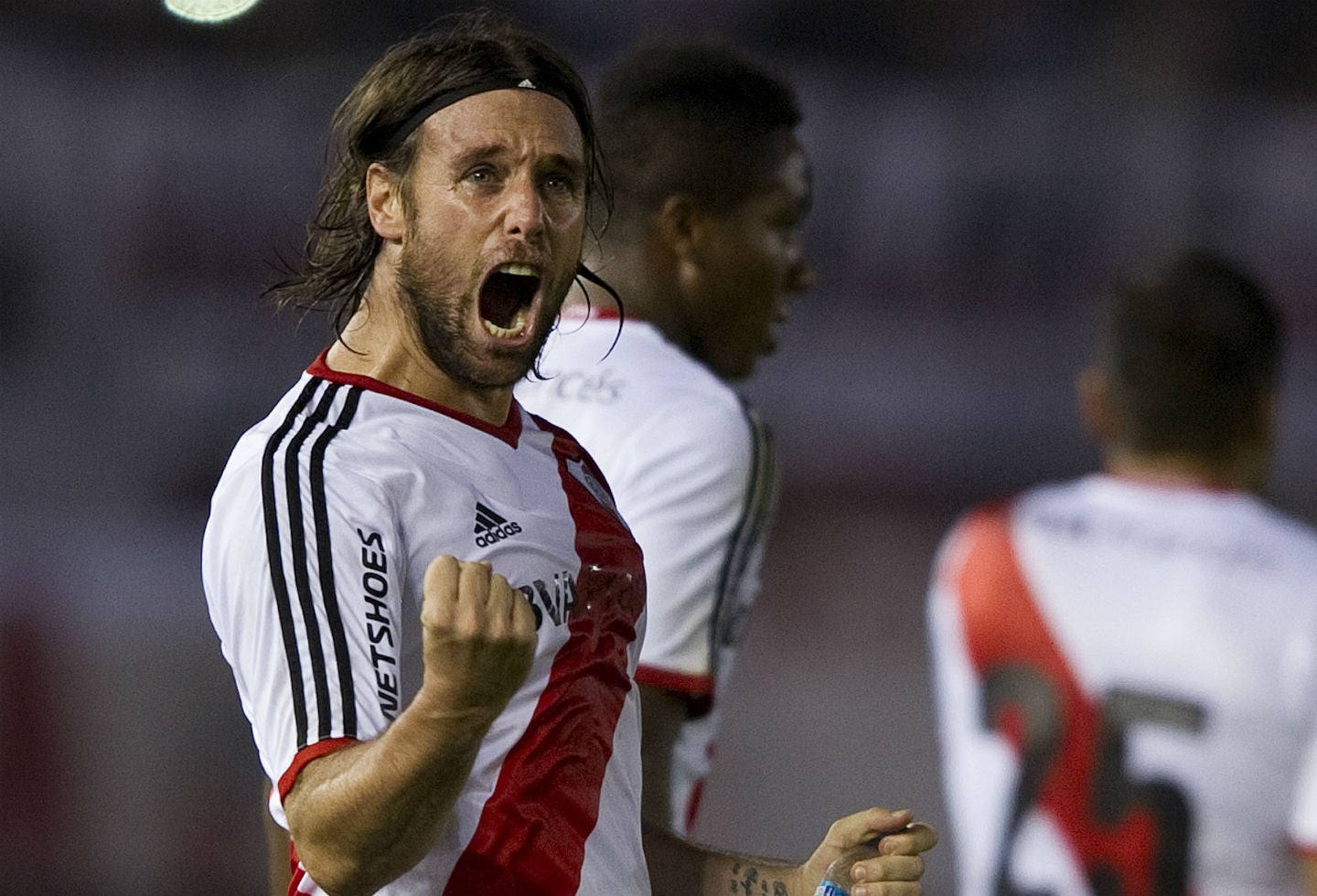 6. Fernando Cavenaghi. Debutó en 2001 y en su primera etapa en el club ganó tres títulos. Junto al Chori Domínguez y a Trezeguet ayudó a River a volver a primera división. Regresó en 2014 para nuevamente ser campeón. También alcanzó la Copa Libertadores.