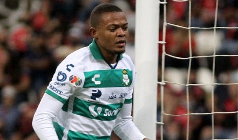 Juan Camilo 'Cucho' Hernández anotó doblete con Watford.