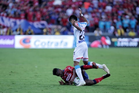 Medellín hizo más por intentar abrir el marcador ante Junior en el primer tiempo