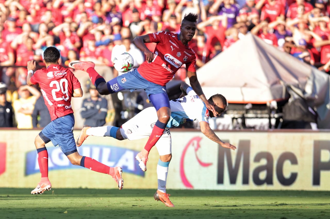 Junior intentó también y pudo marcar gol en sus peligrosos contragolpes ante el Medellín