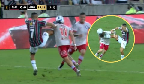 Patada de André a Nuss en Fluminense vs Argentinos