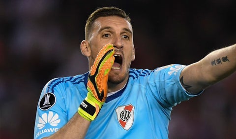 Franco Armani, arquero de River Plate en un partido de la Superliga argentina