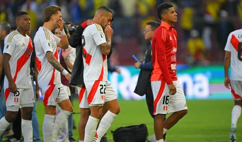 Futbolistas de Perú en partido de Eliminatorias al Mundial 2026