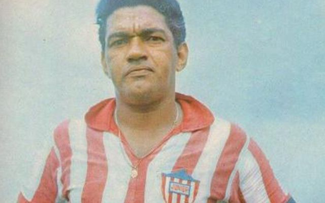 Garrincha jugando en el Junior de Barranquilla