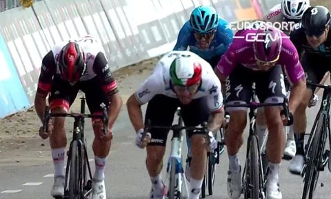 Fernando Gaviria sin sillín