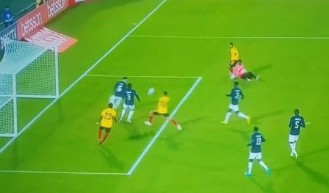 Gol de Colombia contra Ecuador