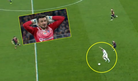 Gol de Lukas Podolski al estilo Puskás