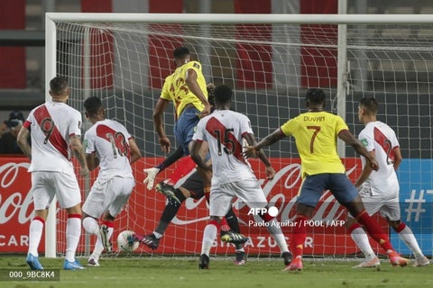 Gol de Mina y error de Pedro Gallesse