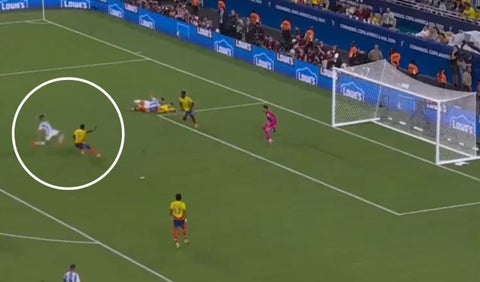 Gol invalidado de Argentina vs. Colombia en la final de la Copa América