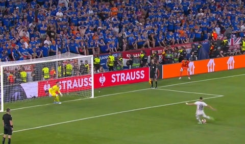 Gol penal Santos Borré, final Europa League 2022, Frankfurt vs Rangers