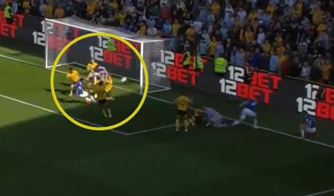 Gol de Yerry Mina Wolverhampton vs Everton