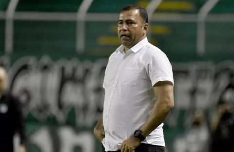 Harold Rivera, técnico de Santa Fe