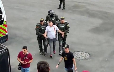 Hincha del Tolima agrede a Daniel Cataño.jpg