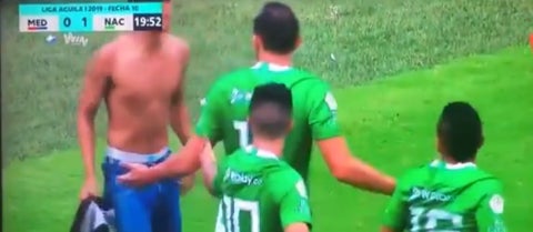 Hincha del DIM se metió a la cancha