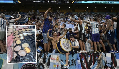 Hinchas argentinos en un asado