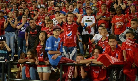 Hinchas de Santa Fe en el Campin
