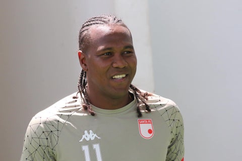 Hugo Rodallega en un partido de Independiente Santa Fe