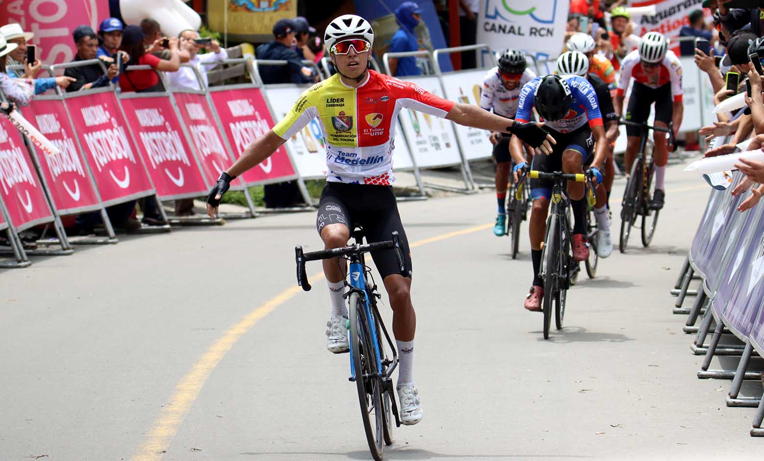 Mundial natación con aletas
