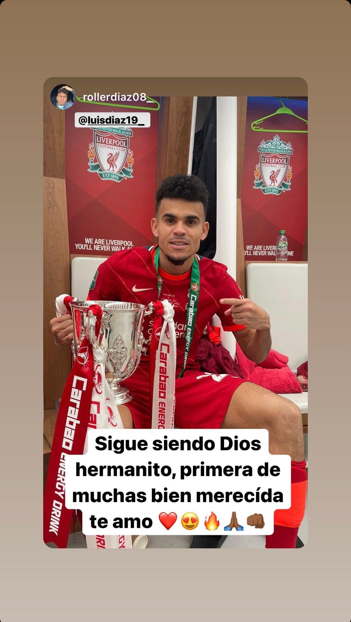 Captura de Luis Díaz celebrando el título de la Carabao Cup