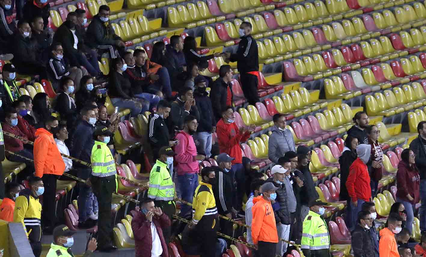 Hinchas de Nacional en El Campín