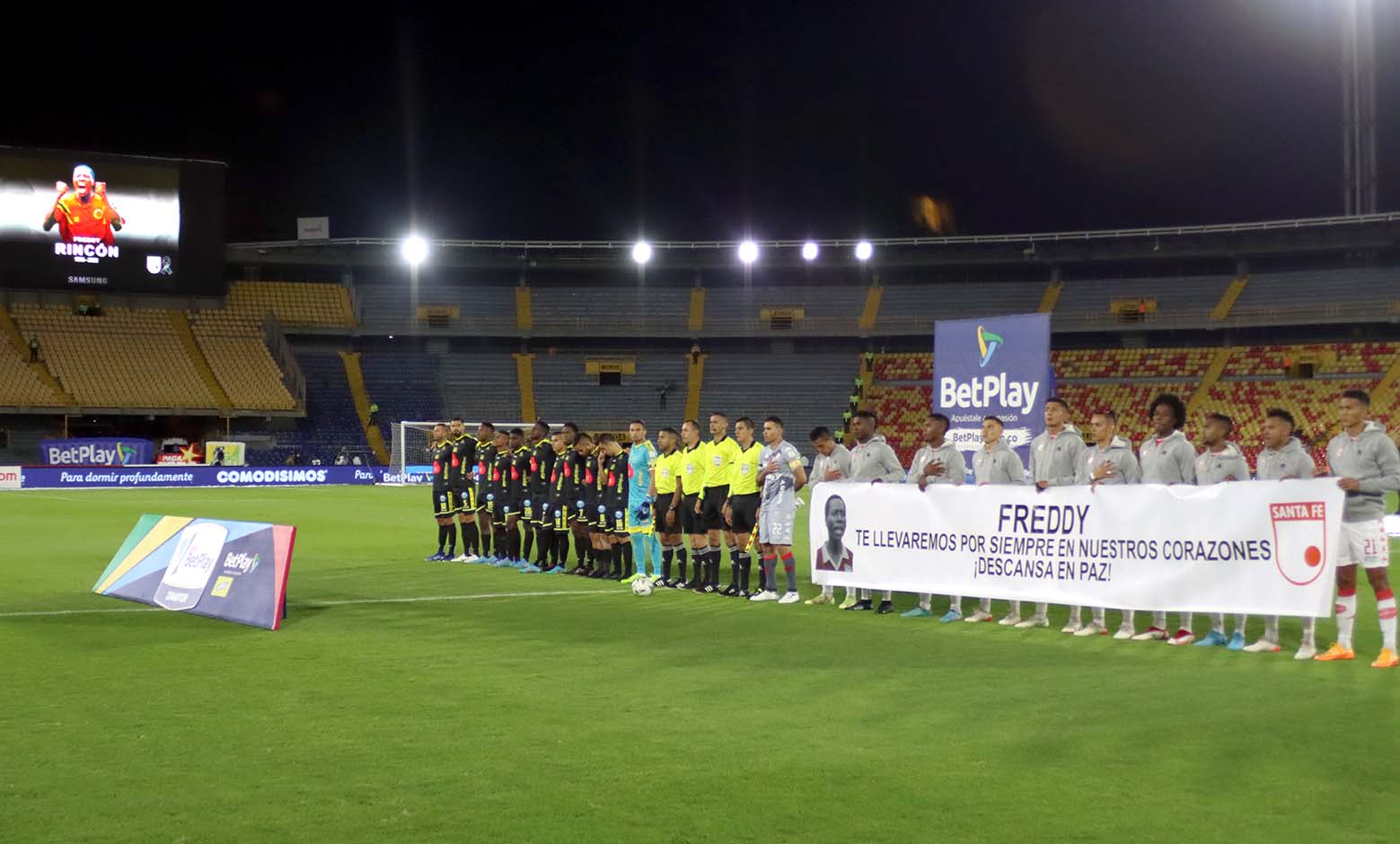 Homenaje de Santa Fe a Freddy Rincón