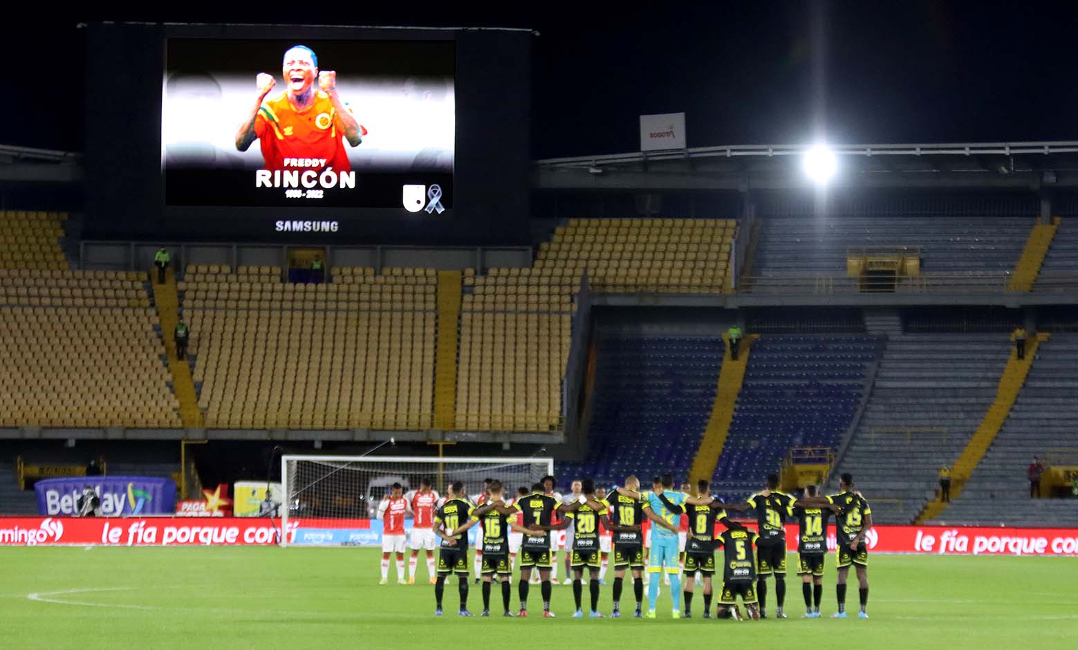 Homenaje de Santa Fe a Freddy Rincón