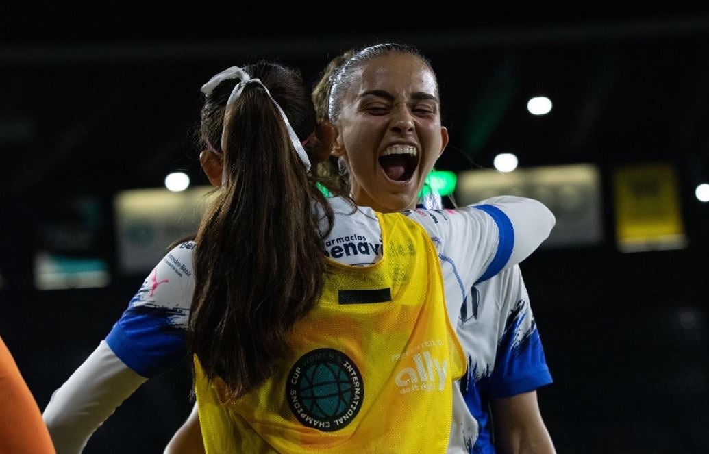 Isabella Echeverri- Rayadas