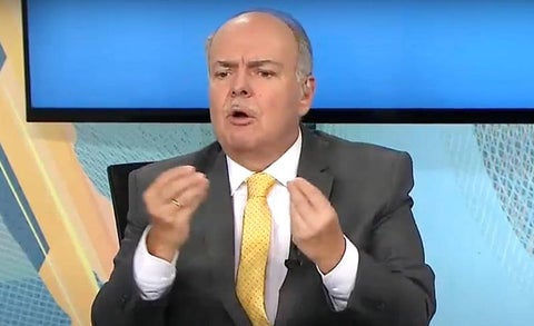 Iván Mejía criticando a Iván Mejía por patada a jugador del Medellín